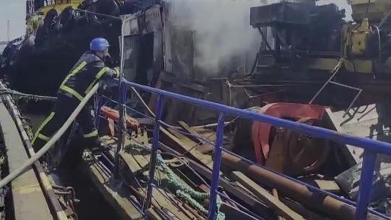 порт уничтожен. уничтожение кораблей в одессе. порт одессы ракетный удар. одесса разбомбили. взрывы в морском порту оддеы.